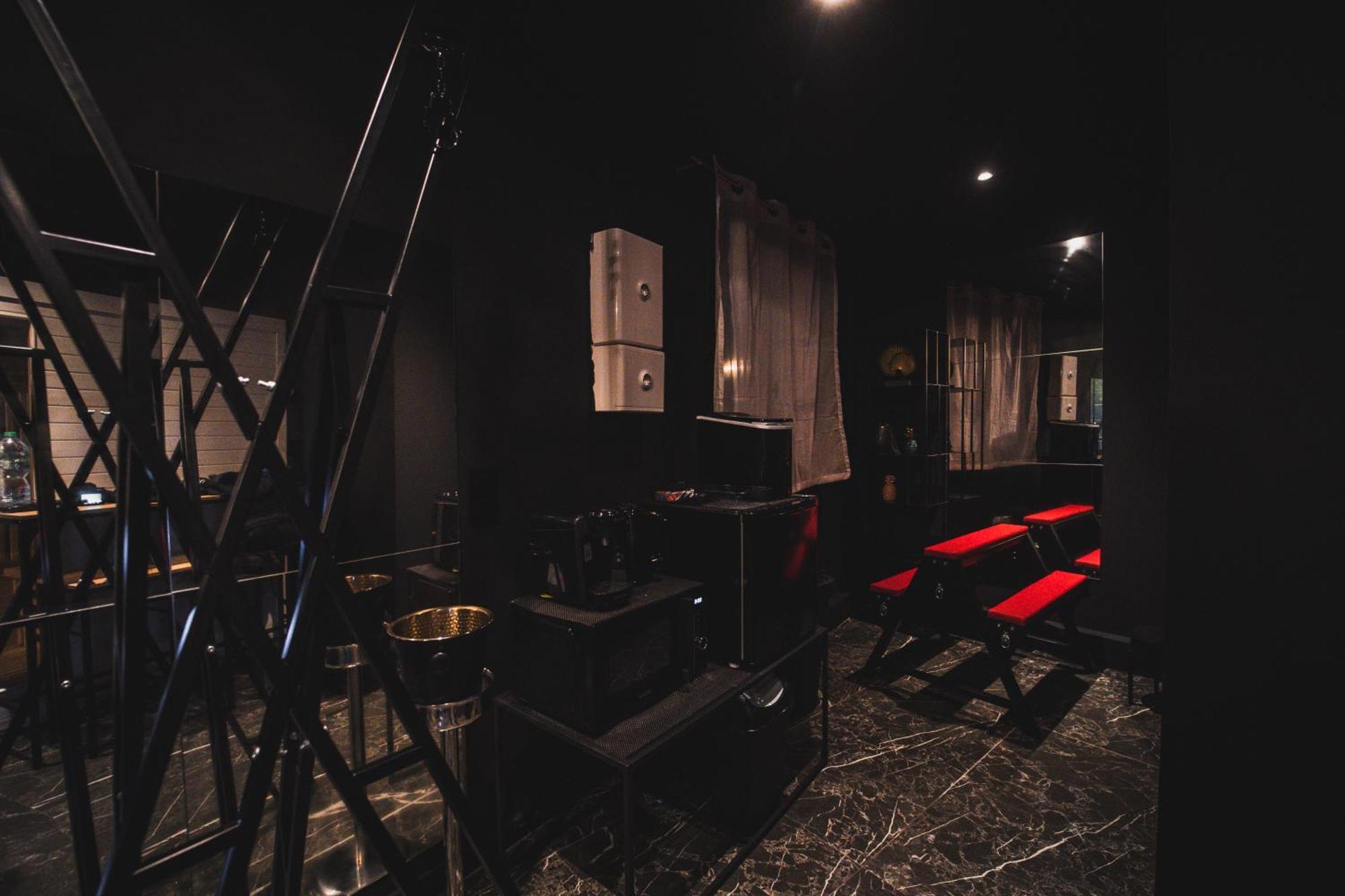 Villa D'une Nuit, Loveroom