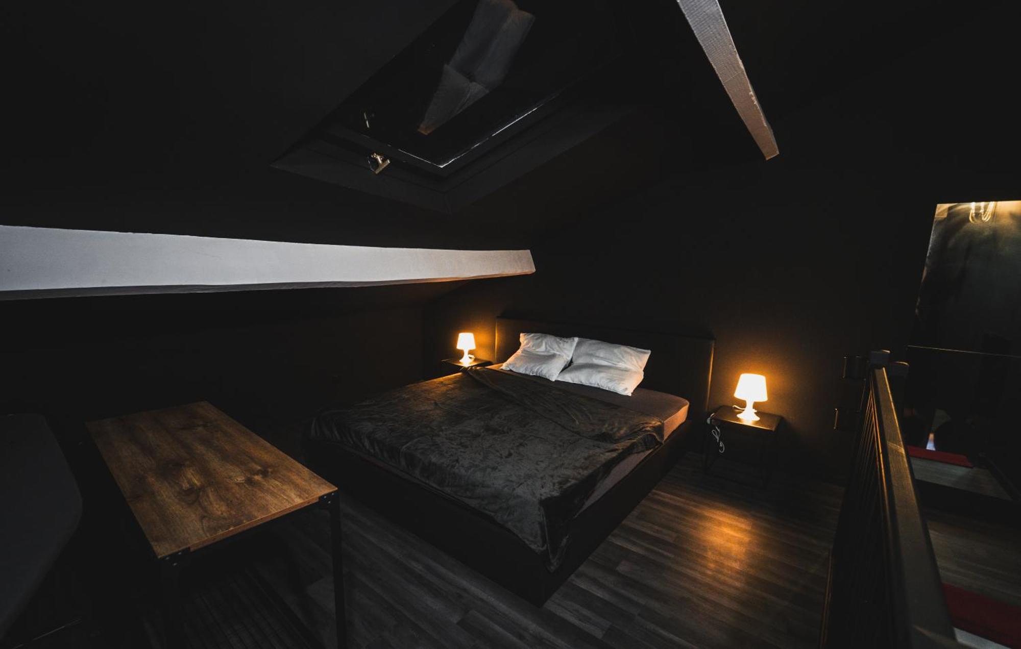 D'une Nuit, Loveroom